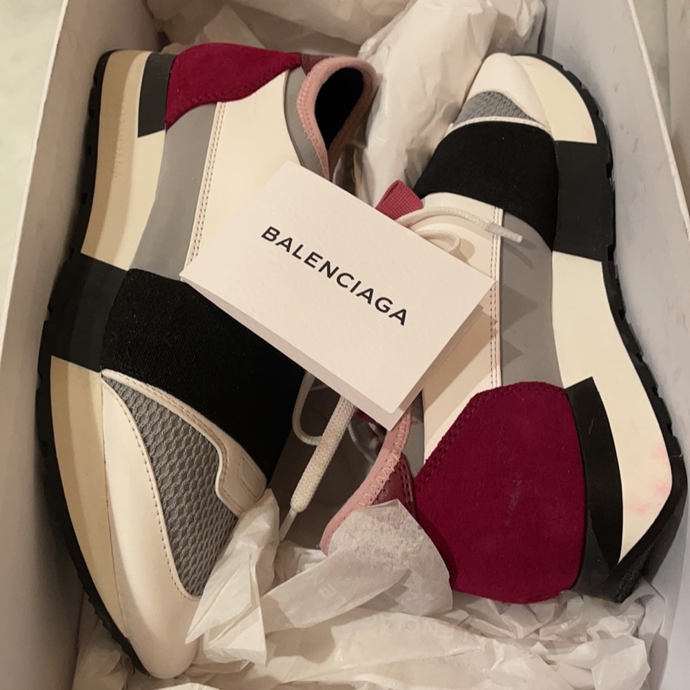 Like new condition AUTHENTIC BALENCIAGA sneakers- size 37
